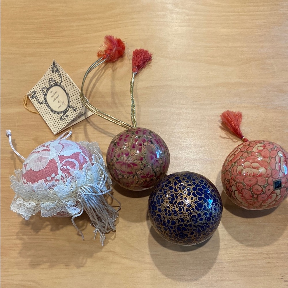 4 vintage lightweight Christmas tree ornaments